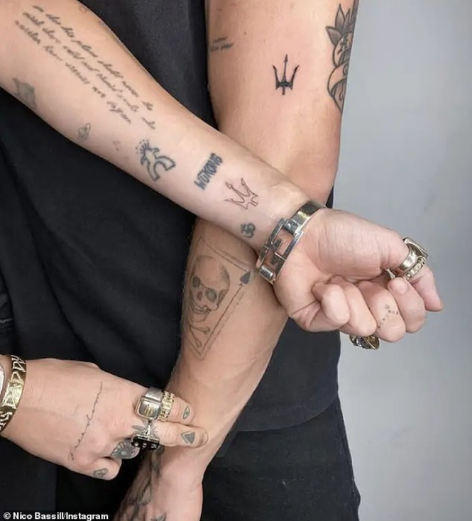 Miley Cyrus chia tay Cody Simpson sau 10 tháng yêu nhau hay chiêu trò PR sản phẩm mới? - ảnh 2 Miley Cyrus chia tay Cody Simpson sau 10 tháng yêu nhau hay chiêu trò PR sản phẩm mới? - ảnh 2