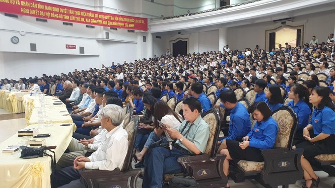 'Đọc sách là tự cải tạo, phát triển bản thân' - ảnh 1