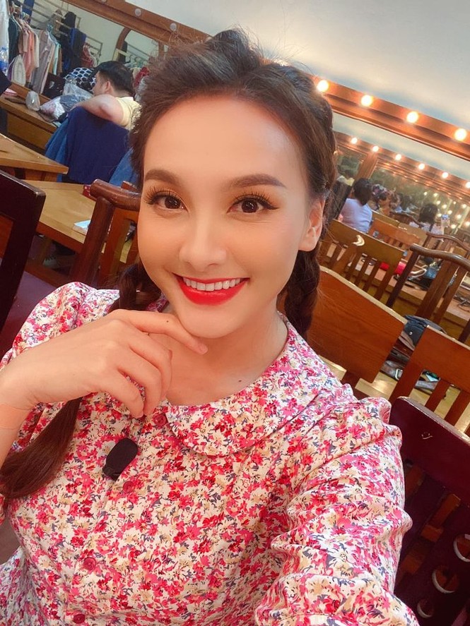 Tung ảnh vai gáy đỏ mẩn, Lâm Vĩ Dạ làm fans lo lắng - ảnh 5