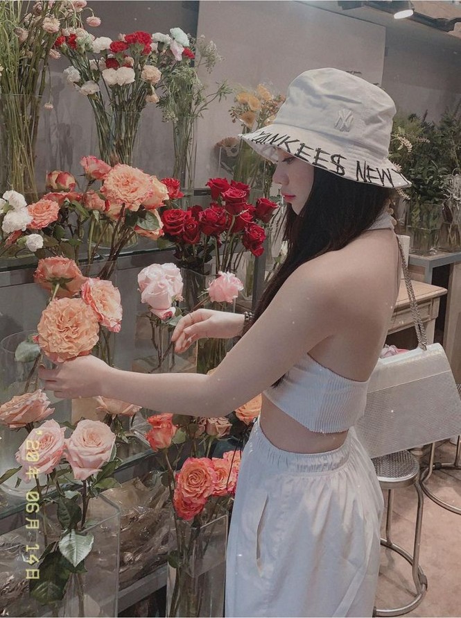 Tung ảnh vai gáy đỏ mẩn, Lâm Vĩ Dạ làm fans lo lắng - ảnh 10