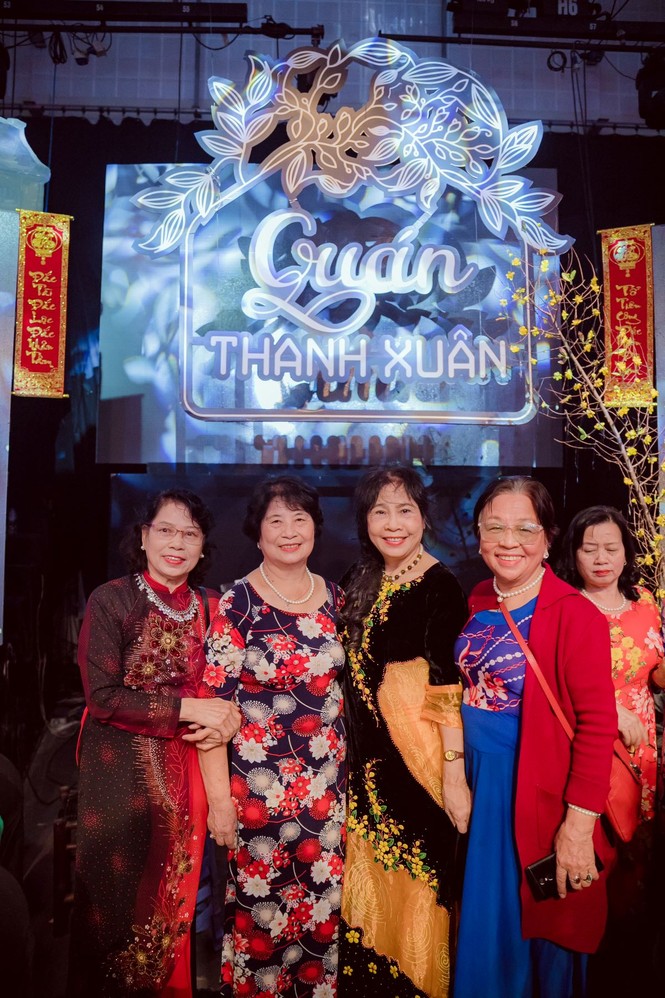 Toàn 'sao bự' kể chuyện ở Quán Thanh Xuân Tết - ảnh 2
