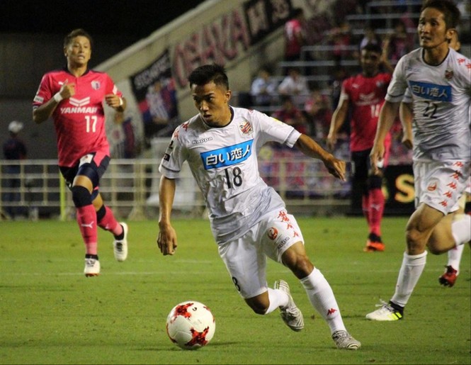 Hai ngôi sao, 2 số phận và cuộc đụng độ ở King’s Cup - ảnh 1