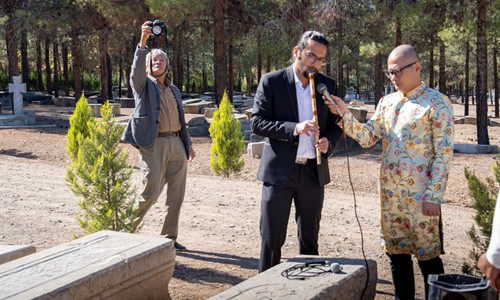 Đọc trước mộ cha Alexandre De Rhodes ở Isfahan, I Ran - ảnh 1