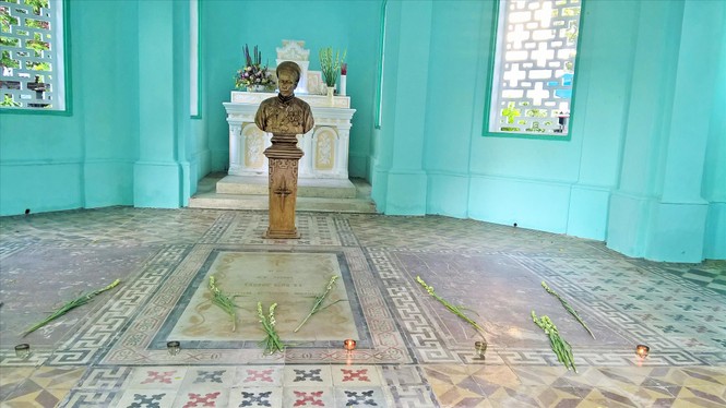 Ngổn ngang khu lăng mộ và ngôi nhà cổ của học giả Trương Vĩnh Ký - ảnh 1