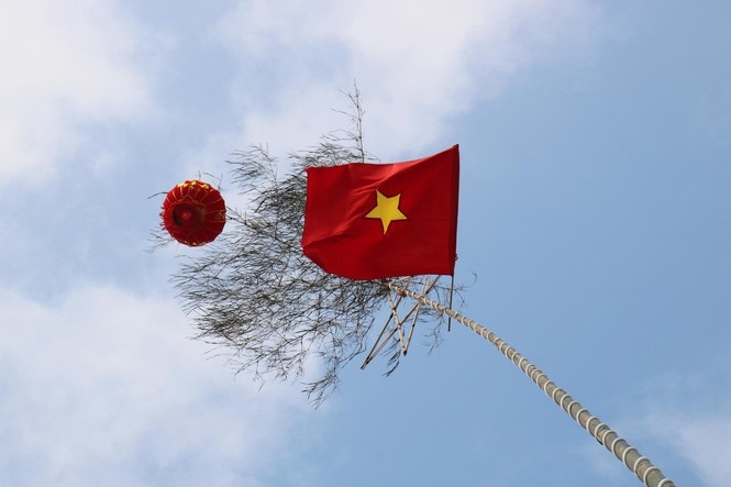 Cây nêu đón tết ở Nghệ An - ảnh 2