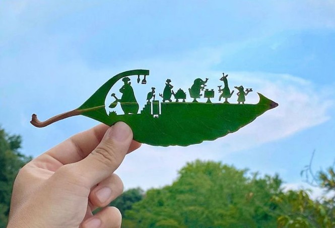 Nghệ sĩ Nhật mắc chứng ADHD với tài năng 'kể chuyện' trên lá cây - ảnh 1