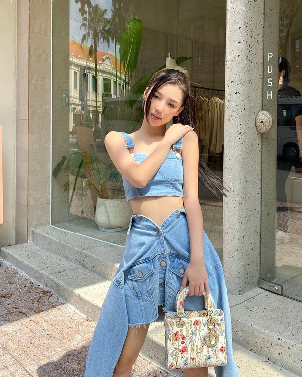 Mix & Phối - Miu Lê diện váy ngắn sexy, Amee biến hóa áo khoác thành chân váy cực cá tính - chanvaydep.net 8 Miu Lê diện váy ngắn sexy, Amee biến hóa áo khoác thành chân váy cực cá tính - ảnh 6