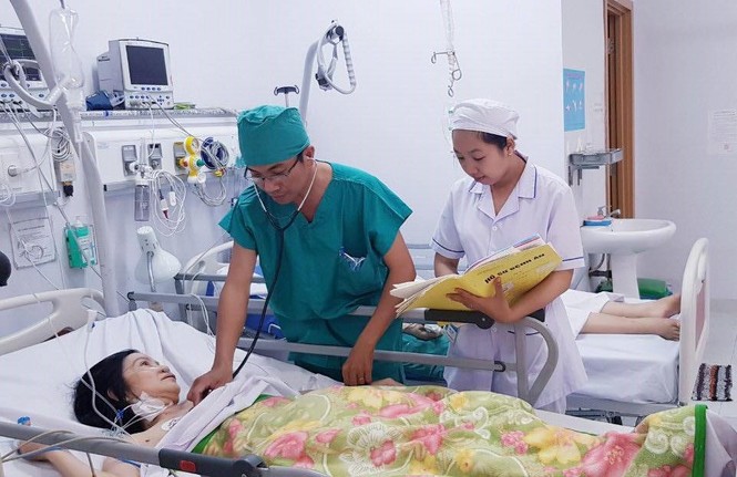 Truyền 3,5 lít máu cứu người phụ nữ bị cháu ruột đâm nguy kịch - ảnh 1