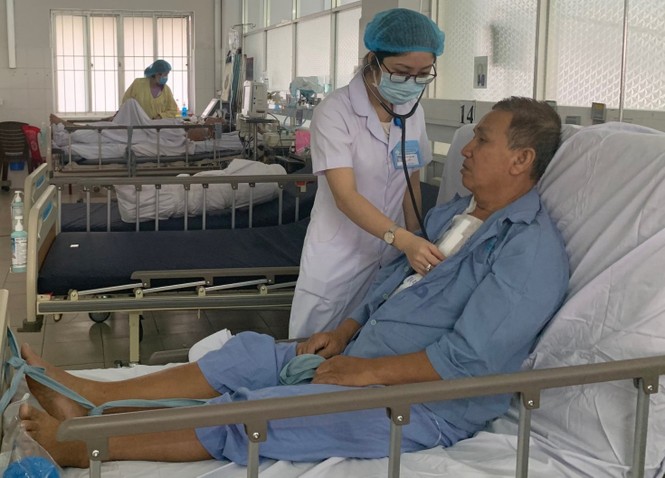 hẹp khít van động mạch chủ tim - ảnh 1