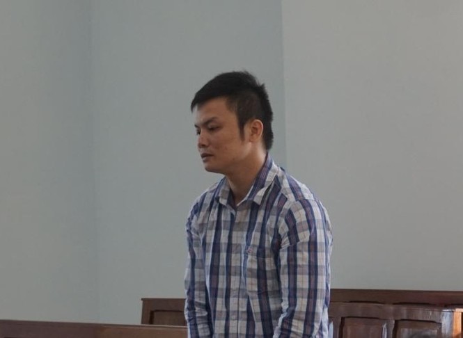 Người đàn ông hiếp dâm con của bạn gái vừa mất - ảnh 1