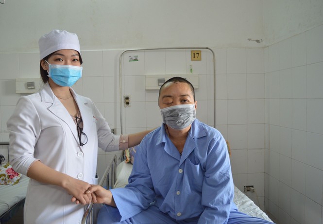 Suýt chết vì vỡ túi phình mạch máu não ở vị trí hiểm hóc - ảnh 2