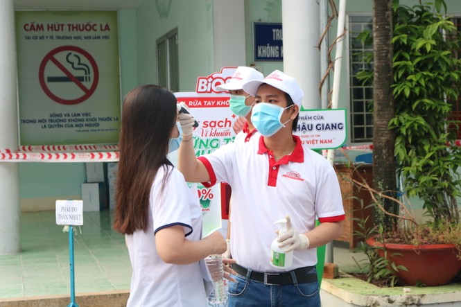 Gần 900.000 sỹ tử chính thức vượt vũ môn: Cập nhật giải đề môn Ngữ Văn THPT - ảnh 4