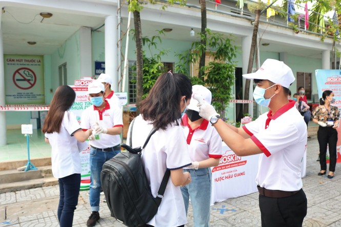 Gần 900.000 sỹ tử chính thức vượt vũ môn: Cập nhật giải đề môn Ngữ Văn THPT - ảnh 3