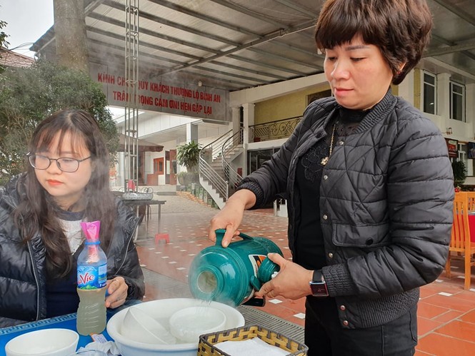 Nhà hàng Hà Nội đo thân nhiệt khách, rửa bát bằng nước sôi phòng dịch Covid- 19 - ảnh 4
