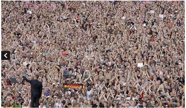 Ngày 24 tháng 7 năm 2008: Ứng viên tổng thống Mỹ, ông Obama đứng trước đám đông tại thủ đô Berline, Đức nhân chuyến thăm nước này