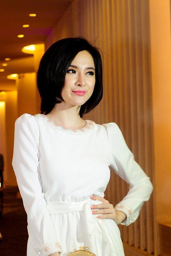 Trong tấm ảnh này, cô như một phụ nữ đã có gia đình