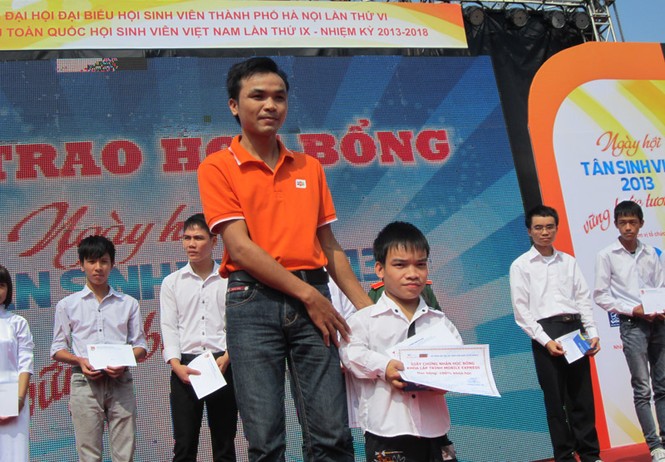 Đặc biệt có chàng trai Ma Văn Tụ vươn lên trong học tập và thi đỗ 2 trường đai học năm nay