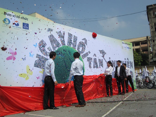 Bức tranh với 12.000 gương mặt của tân sinh viên 2013