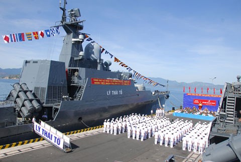Tàu hộ vệ Gepard trang bị tổ hợp tên lửa đối hạm Kh-35 Uran (8 quả) có tầm bắn 130km (nguồn: Báo QĐND)