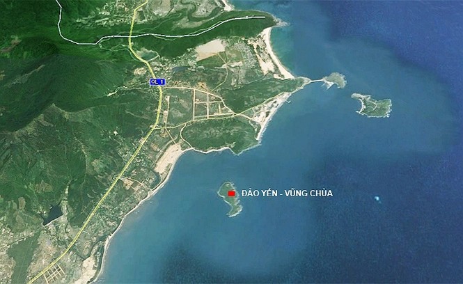 Khu vực biển Vũng Chùa nằm cạnh vịnh nước sâu Hòn La, nơi có cảng Hòn La. Khu vực này cũng khá kín gió vì được bao bọc bởi 3 hòn đảo: Hòn La, Hòn Gió, Hòn Nồm