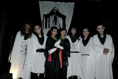 1. Không khí mùa Halloween sôi động trên địa bàn TP.Đà Nẵng, các lễ hội hóa trang, khu vui chơi, giải trí bày trí hình thù quái dị... tạo ấn tượng bạn trẻ du khách.