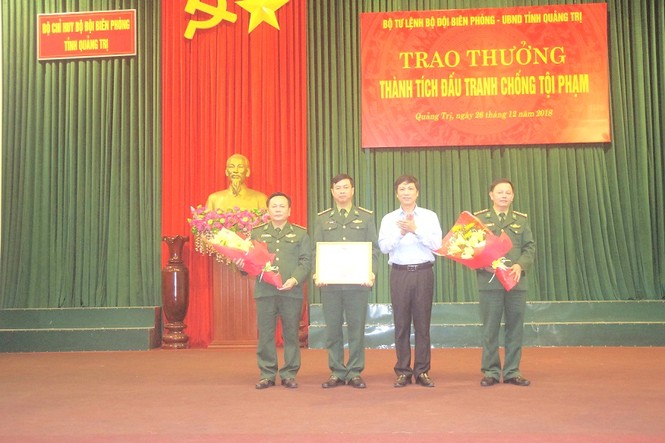 Trao thưởng 2 chuyên án phá đường dây ma túy đá từ Lào về - ảnh 1