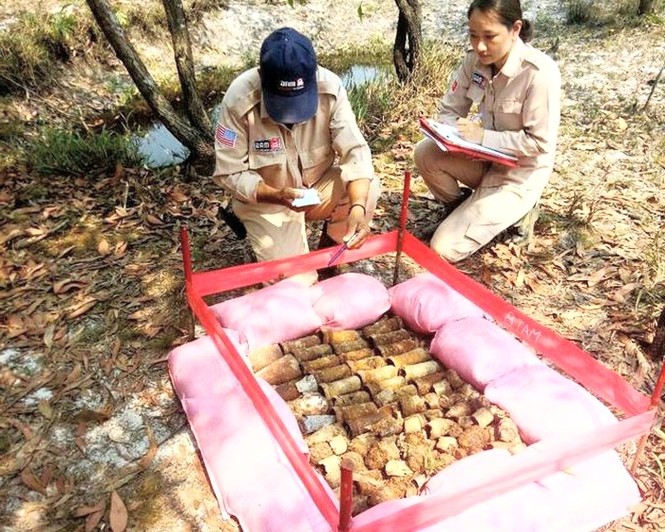 Phát hiện 85 quả đạn pháo còn nguyên ngòi nổ gần khu dân cư - ảnh 2