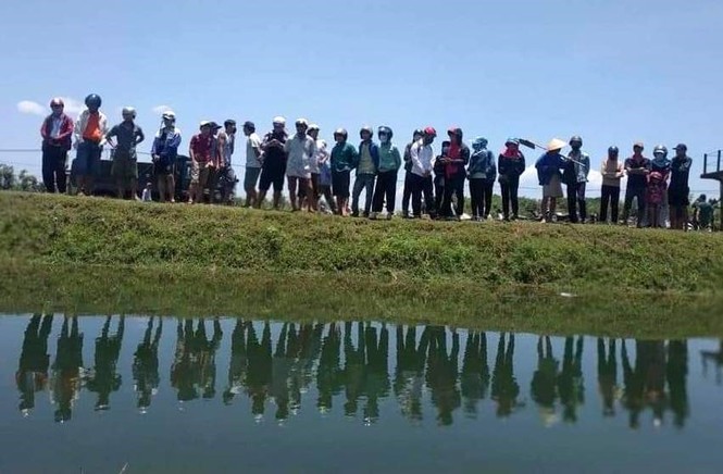 Phát hiện thi thể người đàn ông nổi lên mặt kênh - ảnh 1