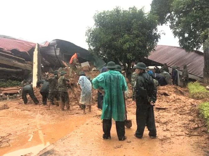 Kinh hãi hiện trường vụ sạt lở đất khiến 22 cán bộ, chiến sĩ ở Quảng Trị mất tích - ảnh 3