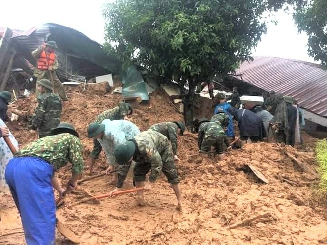 Kinh hãi hiện trường vụ sạt lở đất khiến 22 cán bộ, chiến sĩ ở Quảng Trị mất tích - ảnh 1