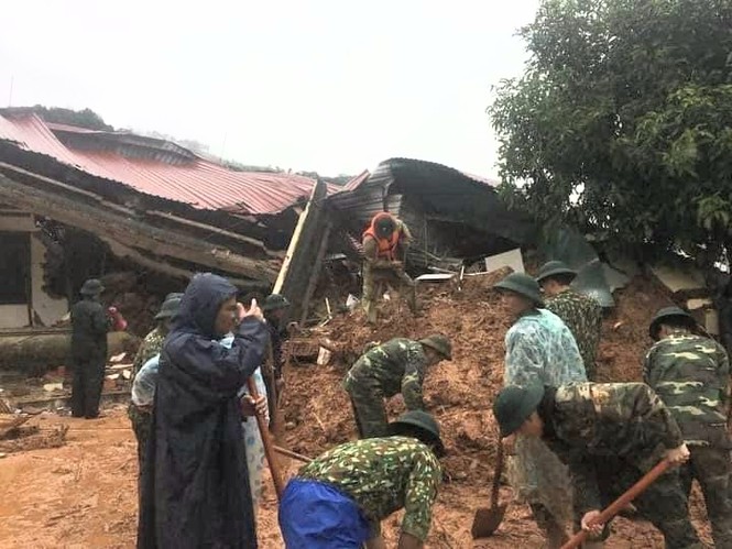 Kinh hãi hiện trường vụ sạt lở đất khiến 22 cán bộ, chiến sĩ ở Quảng Trị mất tích - ảnh 4