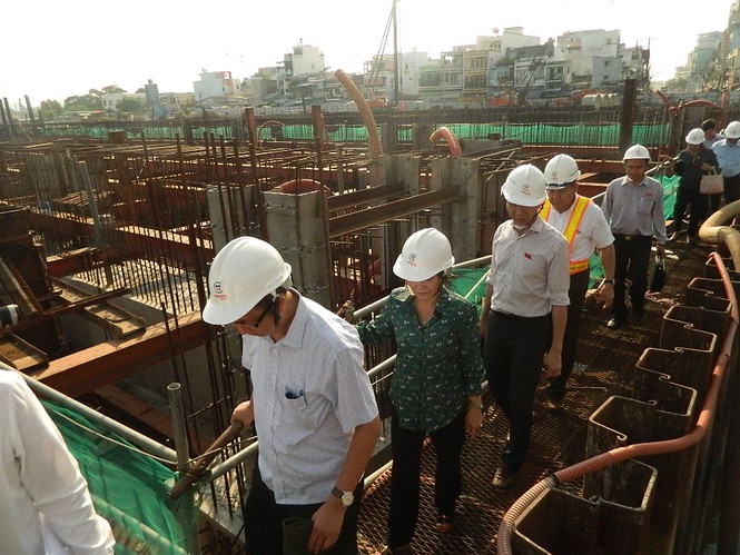 Tân Chủ tịch HĐND TPHCM kiểm tra dự án chống ngập 10.000 tỷ - ảnh 2