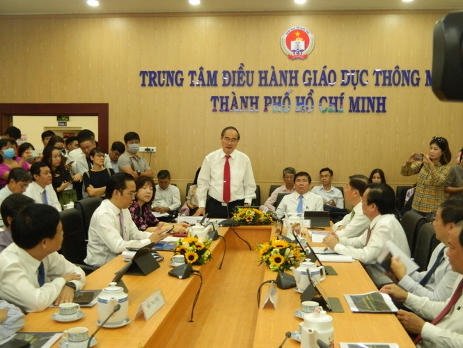 Ngành giáo dục TPHCM có hơn 300 người trở về từ vùng dịch Corona - ảnh 3