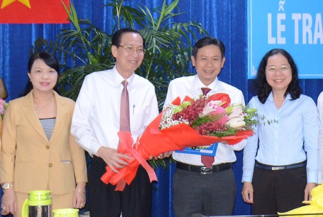 Approve the results of the election of many key leaders at HCMC - photo 1