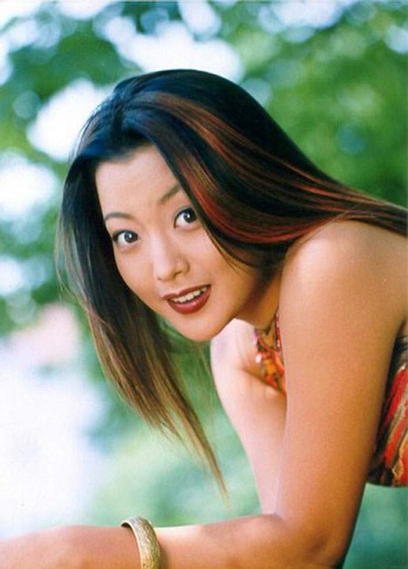 Vẻ đẹp trong trẻo một thời của Kim Hee Sun - ảnh 7