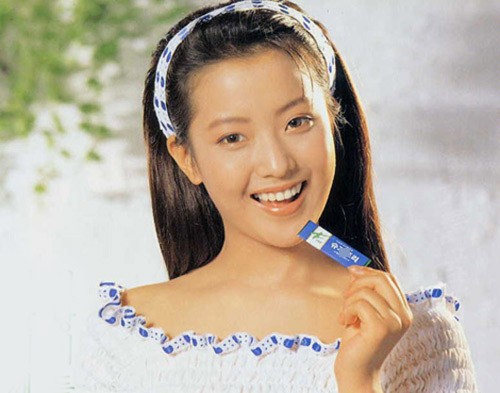 Vẻ đẹp trong trẻo một thời của Kim Hee Sun - ảnh 8