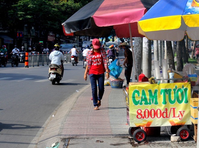 Bí mật cam vắt giá 7.000 đồng ở vỉa hè Sài Gòn - ảnh 3