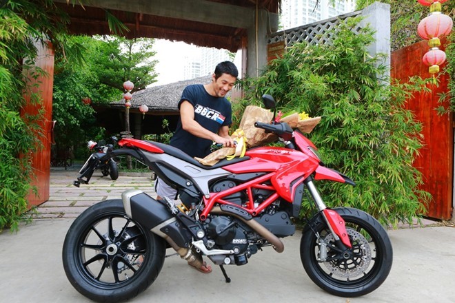 Johnny Trí Nguyễn tậu xe Ducati giá hơn 400 triệu - ảnh 1