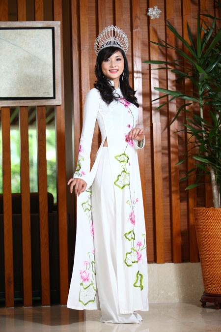 'Hoa hậu trả vương miện' phân trần về vụ cát-sê nghìn đô - ảnh 1