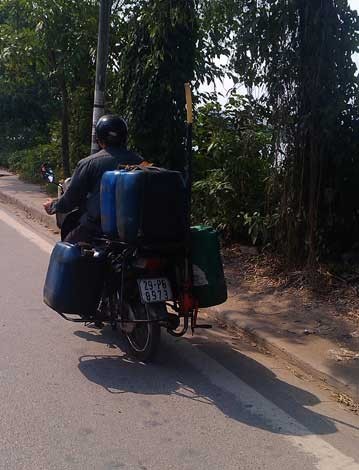 Hốt bạc nghề 'tái chế dầu nhớt' ở Hà Nội - ảnh 2