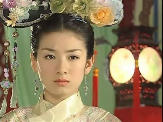 Huỳnh Dịch bị chồng tố lăng loàn - ảnh 1