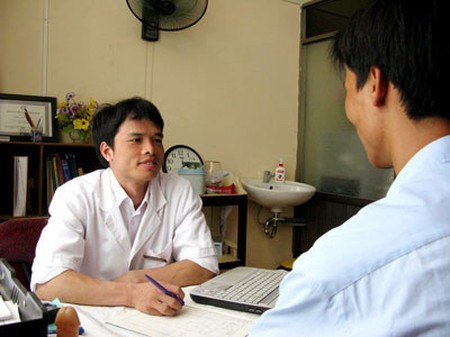 Nhiễm HIV vì dùng bao cao su kém chất lượng mua dâm - ảnh 1