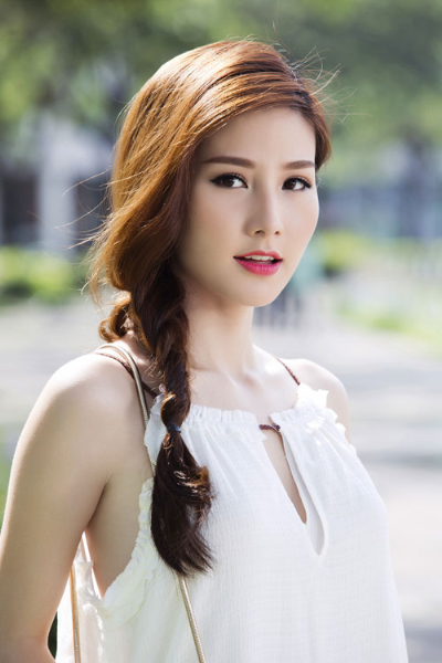 Diễm My lả lơi bên bể bơi, khoe eo 'con kiến' - ảnh 8