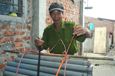 Bắt lươn giữa các cao ốc ở Hà Nội - ảnh 1