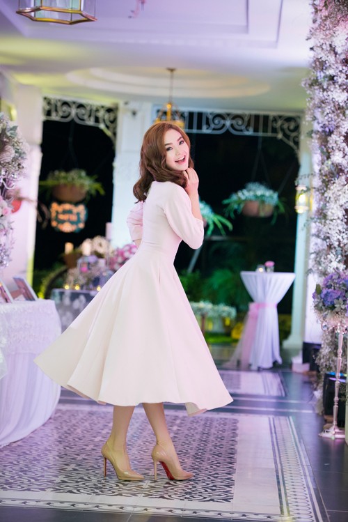 Minh Hằng ngọt ngào như nàng công chúa - ảnh 2