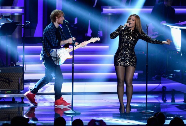 Beyonce khoe chân thẳng tắp - ảnh 20