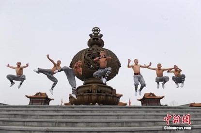 Võ tăng Thiếu Lâm trần mình luyện công giữa trời tuyết - ảnh 5