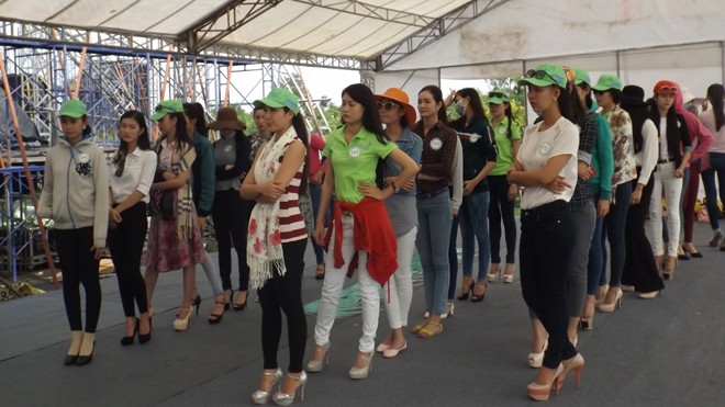 Thí sinh Hoa khôi Đồng bằng hăng say tập luyện - ảnh 10