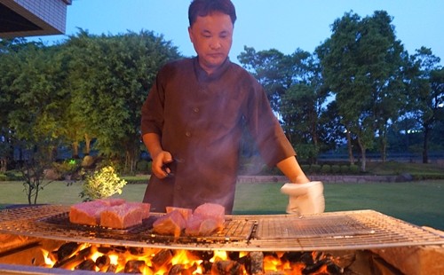 Vùng đất của loại thịt bò đắt hơn cả ở Kobe - ảnh 1