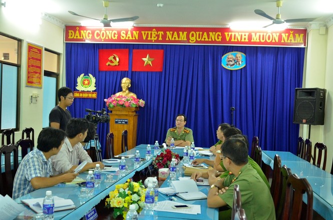 Bắt khẩn cấp 2 đối tượng trong vụ côn đồ đập phá chung cư - ảnh 1